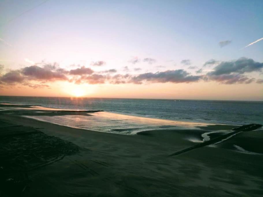 Lovely N° 9 Op Ieder Moment Een Prachtig Zeezicht & Zwembad Middelkerke Dış mekan fotoğraf