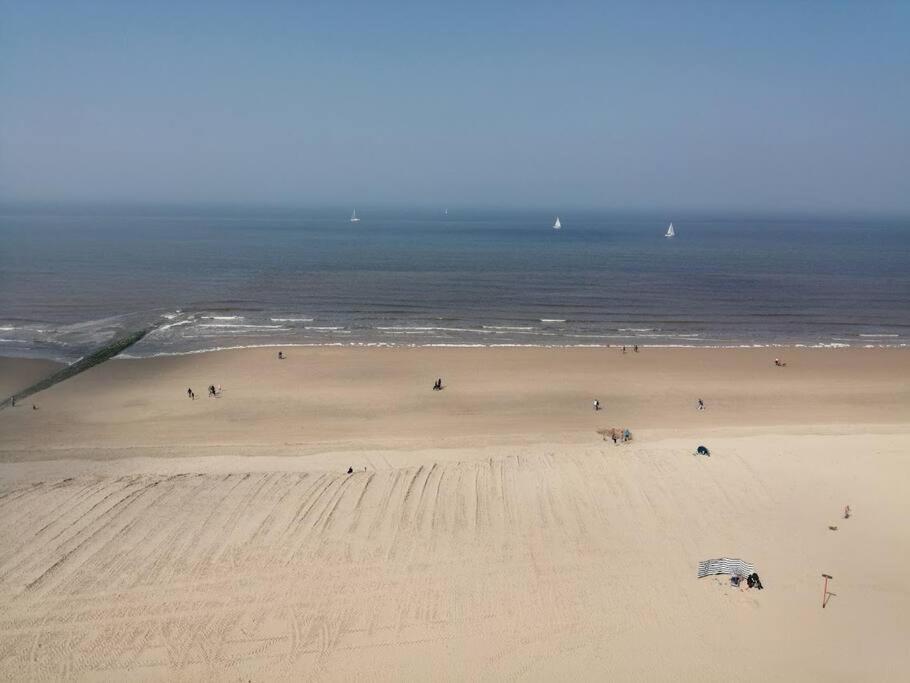 Lovely N° 9 Op Ieder Moment Een Prachtig Zeezicht & Zwembad Middelkerke Dış mekan fotoğraf