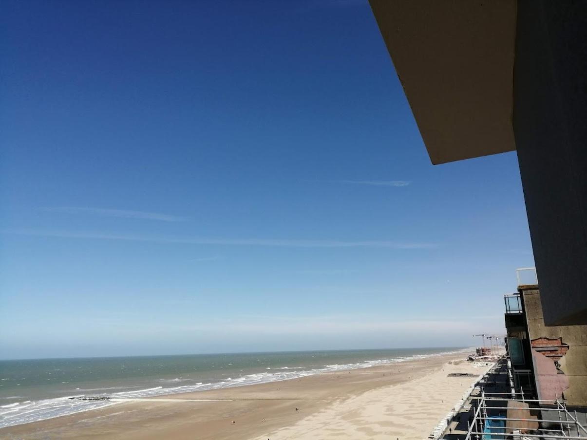 Lovely N° 9 Op Ieder Moment Een Prachtig Zeezicht & Zwembad Middelkerke Dış mekan fotoğraf